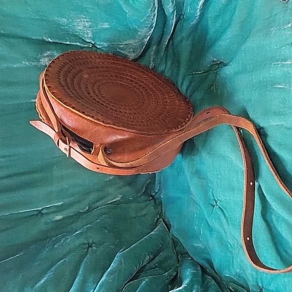 Tooled leather crossbody - Picture 6 of 6